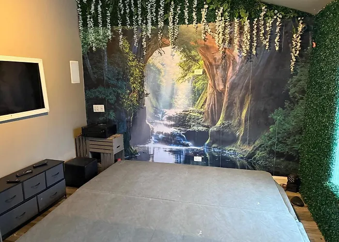 The Marlowe, A Couples Getaway *