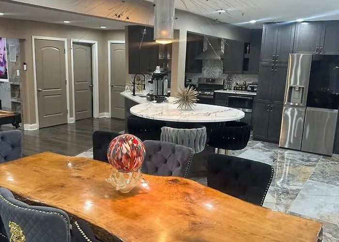 The Marlowe, A Couples Getaway *