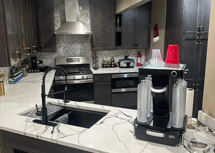 The Marlowe, A Couples Getaway * Chicago